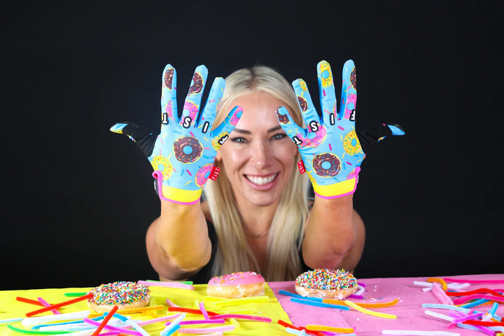 CAROLINE BUCHANAN OG SPRINKLES GLOVE | YOUTH