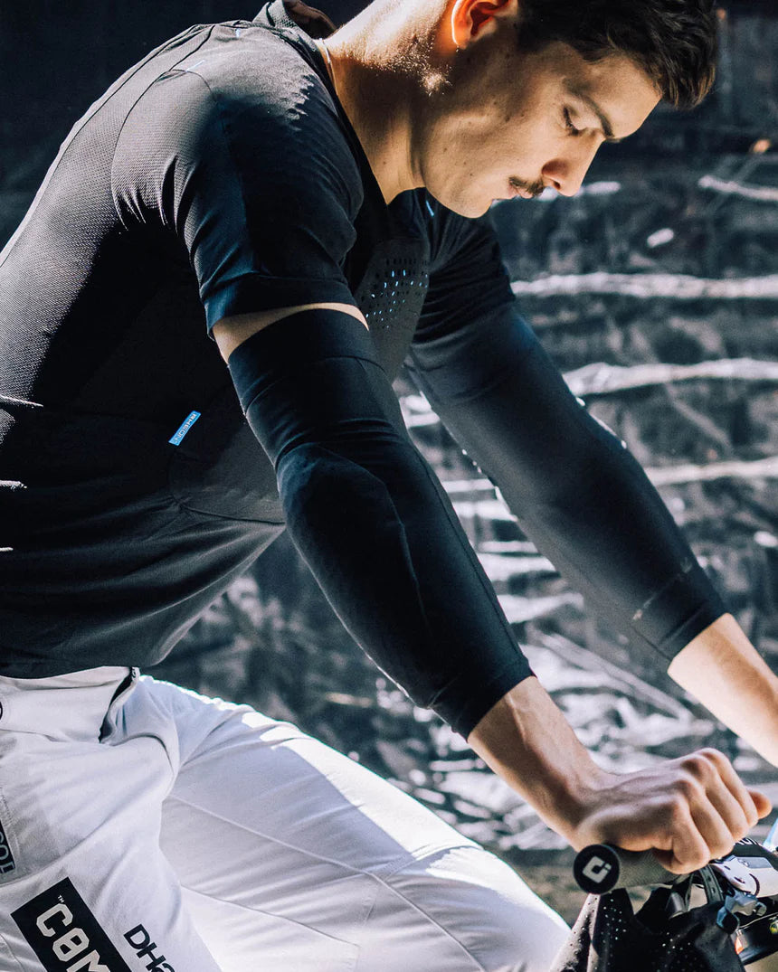 Dharco Gravity Elbow Pad